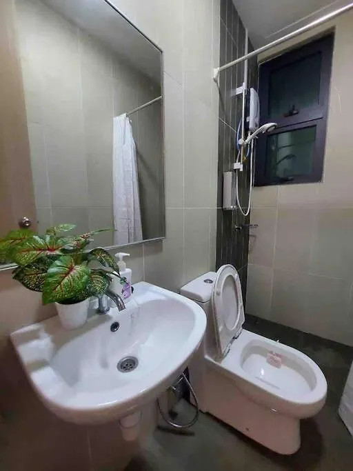 Legasi At Kampong Bahru With Full Kl View, 10Min Walk Train Station & Klcc Lägenhet Kuala Lumpur