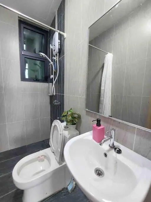 Legasi At Kampong Bahru With Full Kl View, 10Min Walk Train Station & Klcc Apartment Kuala Lumpur